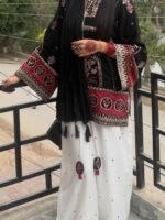 Embroidered outfit designed for effortless elegance and comfort